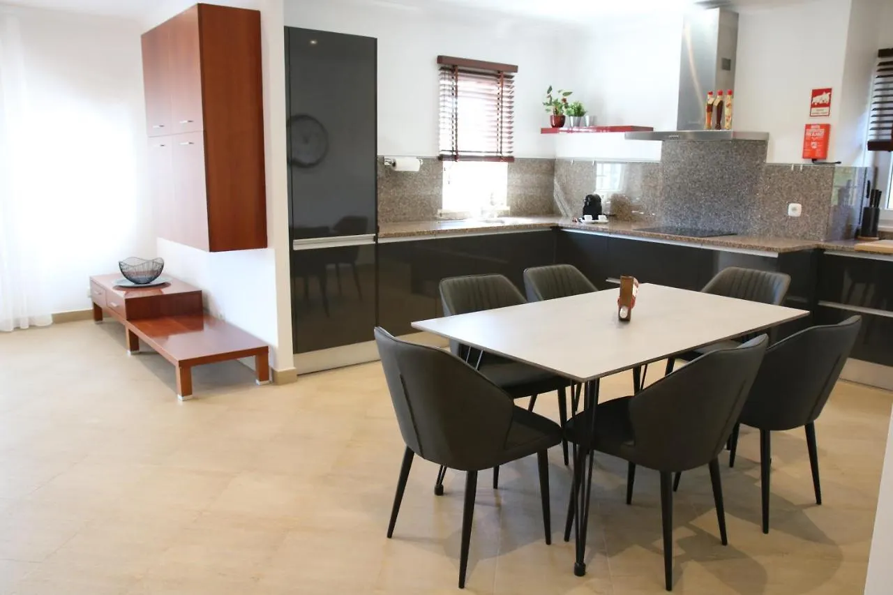 Pine Tree Apartments - Praia Da Coelha - 阿尔布费拉 0*,  葡萄牙