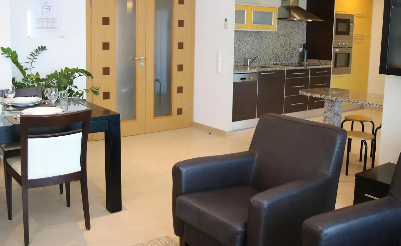 Pine Tree Apartments - Praia Da Coelha - 阿尔布费拉
